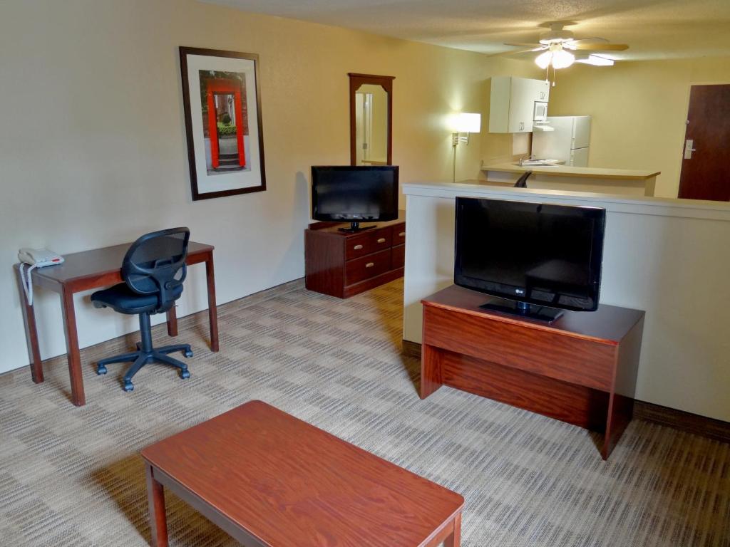 Room image 4